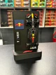 Стенд Підставка с Логотипом + Коллекционная Модель Bburago F1 Red Bull RB20 2024 №1 Max Verstappen Масштаб 1/43 / Формула 1 / Макс Ферстаппен - изображение 3