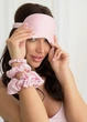 Набор аксессуаров подарочный, розовый "Sensual" - MAKEUP Gift Set Pink Sleep Mask, Scrunchies (1221964-29584282) - изображение 3