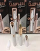 Триммер женский Flawless Brows для бровей и коррекции лица компактный с подсветкой и золотым покрытием работает от батарейки для безопасного удаления пушковых волос без боли и раздражений портативный бьюти аксессуар для ежедневного ухода - изображение 5