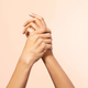 Крем для рук Nuxe Reve de Miel Hand Cream CICA для сухої і пошкодженої шкіри 2 x 50 мл (3264680036378) - зображення 4