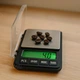 Ювелирные весы электронные цифровые до 2000 г с точностью 0.1 г Scale, портативные весы с нержавеющей платформой, LCD дисплеем, функцией тары и подсчета предметов для взвешивания золота, серебра, монет, камней, MH-999-2000 - изображение 1