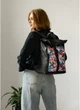 Женский городской рюкзак RollTop Sambag One Flowers для ноутбука до 16–17 дюймов из экокожи, черный с цветочным принтом 60566 - изображение 11