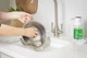Дозатор для моющего средства c подставкой для губки KitchenAid Sinkware KEG887OSWH 350 мл белый - изображение 10