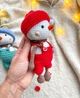 Новогодний вязаный снеговик в комбинезоне – игрушка амигурумы для рождественского декора. - изображение 2