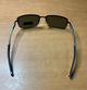 Модные мужские солнцезащитные очки 2025 polarized black солнечные защитные UV400 поляризационные антибликовые для рыбалки отдыха авто polaroid от солнца стильные квадратные окуляры полароид матово-черная оправа серо-зеленые линзы твердый чехол в комплекте - изображение 3