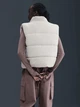 Теплий жилет короткий жіночий Nike W Nsw Tf Synfl Nk Clsc Vest FZ5922-072 S Молочний (0198484999412) - зображення 2