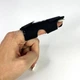 Фиксатор на палец руки с липучкой Finger Splint Doctor, ортез-бандаж для стабилизации и защиты пальца при растяжениях, переломах, вывихах, артрите и травмах, универсальный размер Черный, FSDA-1-Black - изображение 9