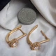 Сережки классические с камнем фианиом Xuping, медицинское золото 0.8х1.5 см - изображение 3