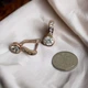 Сережки классические с камнем фианиом Xuping, медицинское золото 0.8х1.5 см - изображение 5