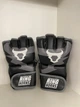 Рукавиці MMA Ringhorns Charger L/XL чорні - изображение 1