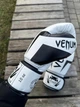 Боксерские перчатки Venum Elite Neo 12 oz (белый) — PU кожа, для бокса, тренировок и спаррингов - изображение 4