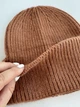 Женская вязаная шапка коричневая ONE SIZE полушерстяная осенняя зимняя одинарная плотная с отворотом R21-ODS - изображение 5