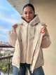 Куртка женская Lady Yep 8096 оверсайз с капюшоном и мехом тедди 44 бежевая - изображение 5