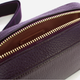 Torebka crossbody damska ze skóry naturalnej mała Coccinelle Tebe E5MN555I101 V87 Fioletowa (800070345924) - obraz 4