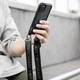 Чохол із ремінцем Switcheasy Odyssey Trendy чорний для iPhone 13 (GS-103-208-114-200) - зображення 3