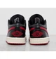 Кросівки жіночі Jordan Air 1 Low 37.5 Чорний DC0774-061 - зображення 4
