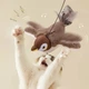 Интерактивная игрушка для кошек летающая птичка воробей для кота птица машет крыльями RJ-78 - изображение 1