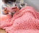 Плед ручної роботи Велика в'язка Homytex, Полуторний, 130x170 см Рожевий - зображення 1
