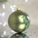 Новогодний шар на елку Santa Shop Снеговик с синичкой Голубой 8,5 см (4820001112351) - изображение 2