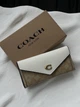 Кошелек женский Coach большой визитница молочный с коробкой - изображение 1