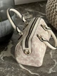 Сумка жіноча Mini Rowan Crossbody In Signature біло-пудрове барило - зображення 5