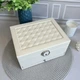 Шкатулка для украшений и бижутерии с зеркалом 23x17,5x12 см Бежевая - изображение 6