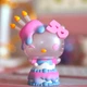 Ігрова фігурка Funko POP! Sanrio Hello Kitty у торті вінілова колекційна 9.6 см 76089 - зображення 3