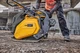 Вибрационная плита прямоходная аккумуляторная DeWalt POWERSHIFT DCPS7154N - изображение 15
