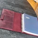 Блокнот в кожаной обложке Калифорния Professional Journals А5 со сменным бумажным блоком в клетку Бордо - изображение 2