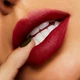 Жидкая матовая помада MAC Powder Kiss Liquid Lipcolour 994 Make love to the camera (0809) - изображение 2