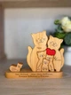 Семейный пазл фигурки Кошки из дерева с именами персонализированный подарочный сувенир для семьи и элемент декора интерьера - изображение 3