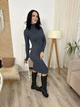 Длинное женское платье гольф в рубчик теплое с длинным рукавом больших размеров 50-52, Графит - изображение 4