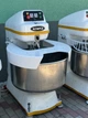 Профессиональный спиральный тестомес для кондитерской KEMPER SP75 NEU, чаша 175 л, 75 кг муки / 120 кг теста с отсекателем Б/У - изображение 4