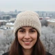 Женская шапка с отворотом, бело-бежевый микс с люрексом, ручной работы от PRIGRIZ, 50–58 см - изображение 1