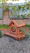 Кормушка для птиц и белок Еловый дом 40 см х 40 см х 7 см - изображение 3