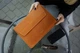 Чехол для ноутбука из винтажной кожи INCARNE Line для MacBook Air 13" 2016-2025 Коньяк - изображение 2