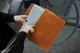 Чехол для ноутбука из винтажной кожи INCARNE Line для MacBook Air 13" 2016-2025 Коньяк - изображение 3