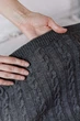 Вязаный плед косы ПРОВАНС SOFT графит, 220х240см 040475 - изображение 4