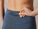 Спортивные капри с карманом для ключей для женщины Crivit LYCRA® 418953 S темно-синий - изображение 4