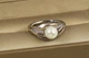 Кольцо Xuping Jewelry Дума с жемчужиной р 18 серебристое - изображение 2