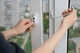Блокіратор на вікно Safe Lock захисний механізм для дитячої безпеки з тросом для безпеки в будинку 20 см (L0794-0794) - зображення 10