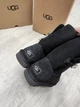 Жіночі уггі Середні Чорні Замшеві з Гудзиком Зваровскі UGG Medium Black Suede Button Svarovsky (38, чорний) - зображення 5