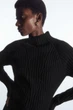 Джемпер жіночий COS ribbed pure cashmere turtleneck jumper 1200574001 M Чорний - зображення 4