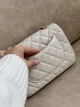 Сумка женская Classic 1.55 Small Single Flap Premium молочный через плече - изображение 5