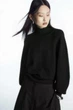 Джемпер жіночий COS batwing-sleeve merino wool jumper 1214495003 M Чорний - изображение 3
