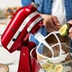 Кухонный комбайн KitchenAid Artisan 4,8 л 5KSM185PSECA с откидным блоком карамельное яблоко - изображение 13