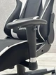 Компьютерное кресло PlayMaker Supreme Gaming 94558 чёрно-белое ткань, 138×68×49 см, 120 кг - изображение 6