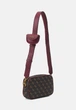 Жіноча сумка кросс-боді через плече GUESS NO LIMIT - Crossbody Sling Bag Set Brown logo / Merlot (51946) - зображення 2