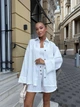 Женский летний льняной костюм рубашка оверсайз и свободные шорты на резинке белый 42/44 - изображение 6