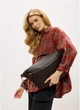 Женская кожаная сумка бананка под ноутбук с декоративной цепочкой SAMBAG Коричневый (507204626) - изображение 8